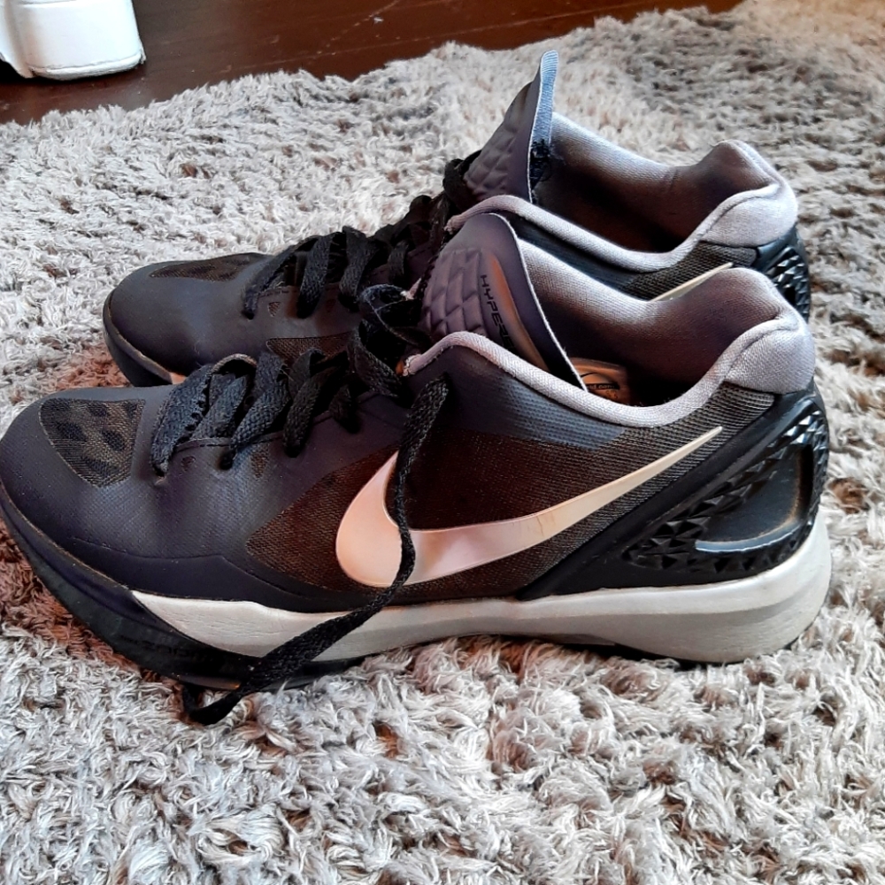 US size 10.5 Nike Hyperspike athletic/volleyball shoes